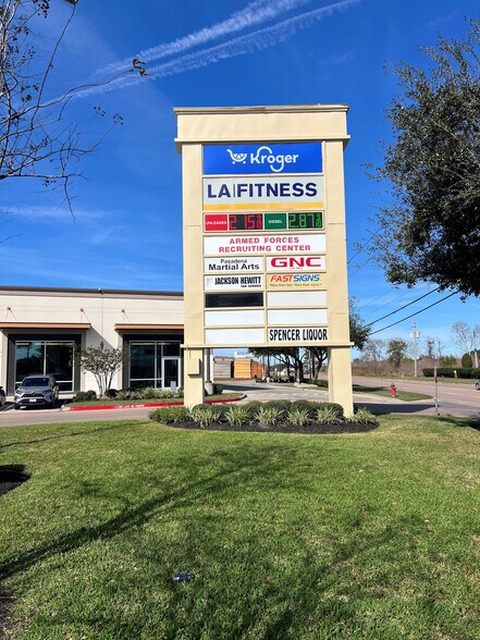 More Photos Of 6701-6831 Spencer Hwy, Pasadena Unknown For Lease
