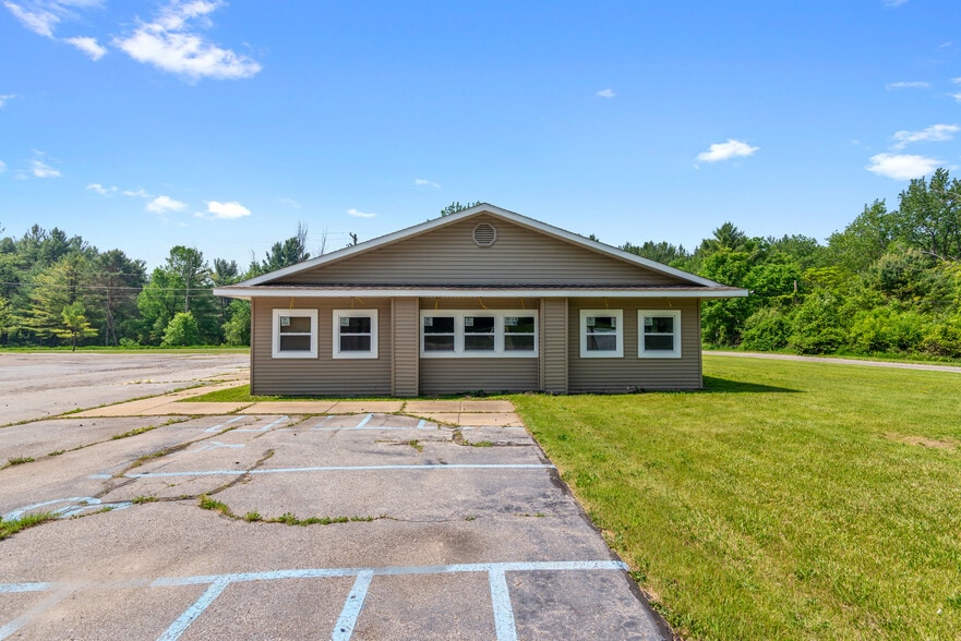 More Photos Of 201 W Saginaw Rd, Sanford Freestanding For Sale