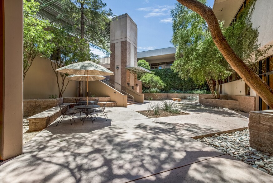 More Photos Of 4850 S Park Ave, Tucson Manufacturing For Lease