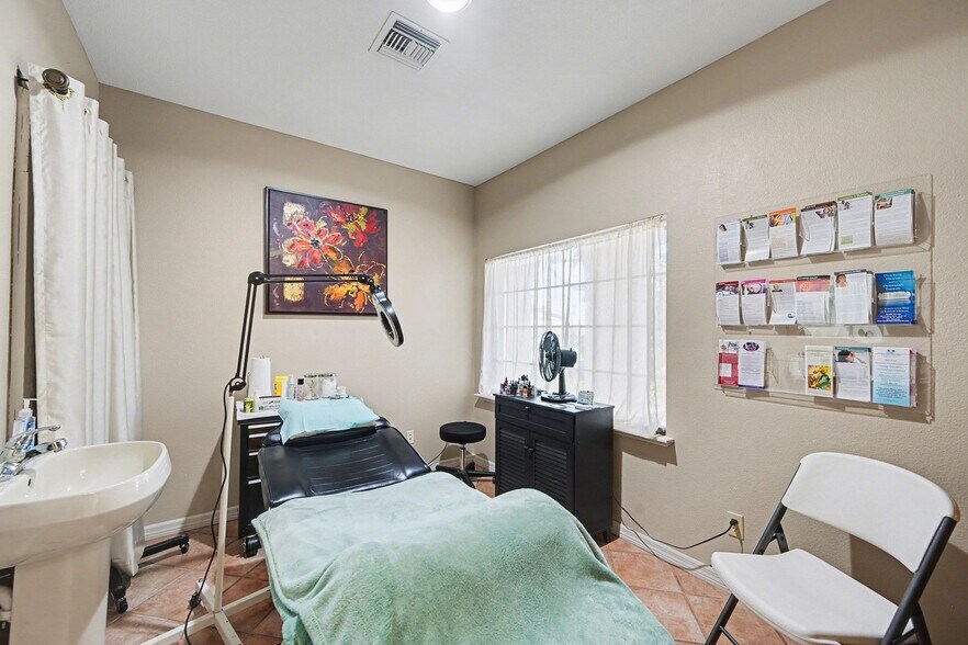 More Photos Of 1727 N Atlantic Ave, Cocoa Beach Medical For Sale