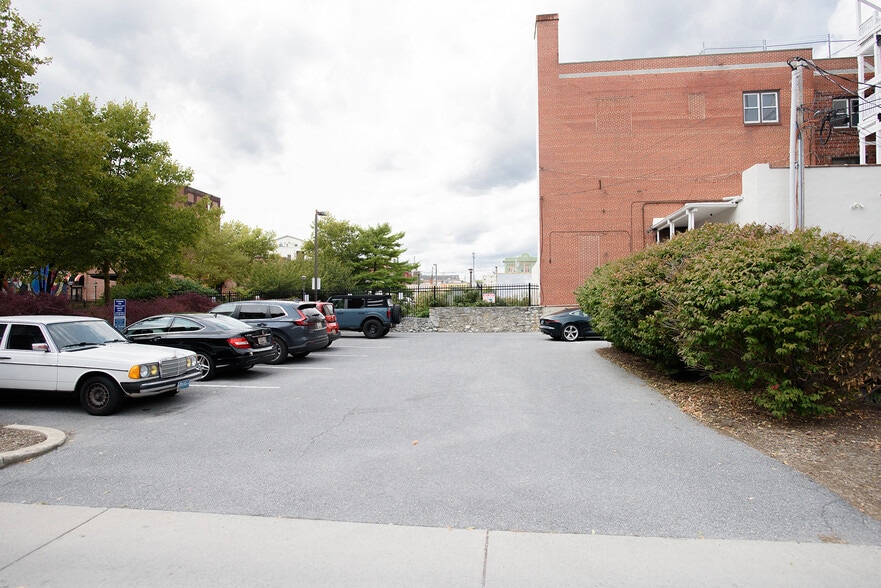 More Photos Of 29 W Franklin St, Hagerstown Apartments For Sale