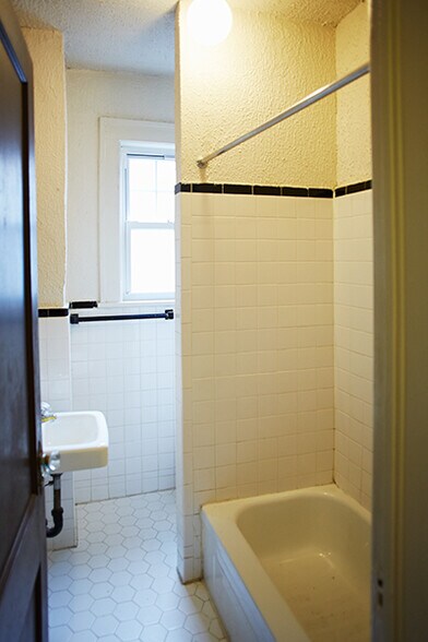 More Photos Of 501-505 Raritan Ave, Highland Park Apartments For Sale