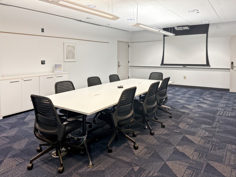 More Photos Of 10901 W 84th Ter, Lenexa Coworking Space