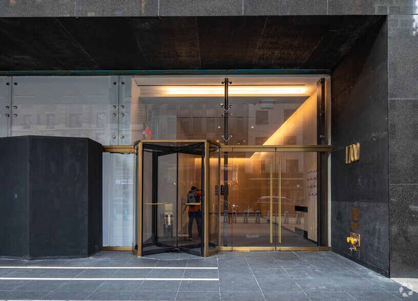 More Photos Of 1700 Broadway, New York Office For Lease