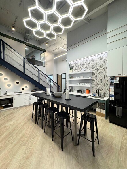 More Photos Of 11960 Barker Cypress Rd, Cypress Showroom For Sale