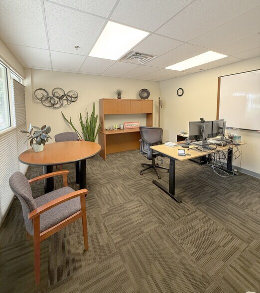 More Photos Of 567-599 W 66th St, Loveland Light Distribution For Lease