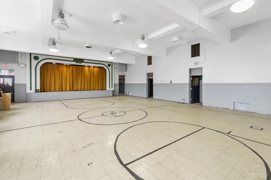 More Photos Of 100 McDonough St, Joliet Schools For Sale