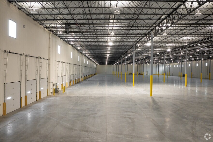 More Photos Of 1 Media Crossways, Woodbury Warehouse For Lease