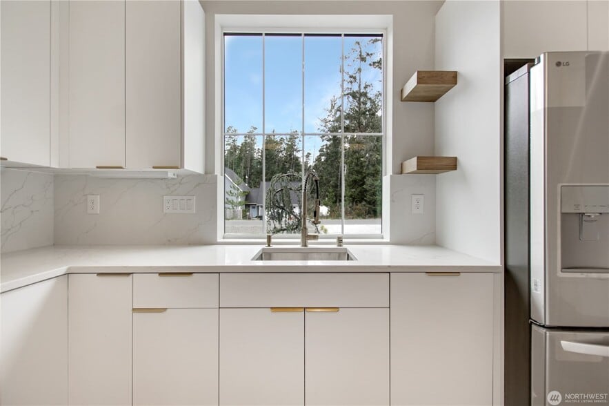More Photos Of 27906 U St., Ocean Park Apartments For Sale