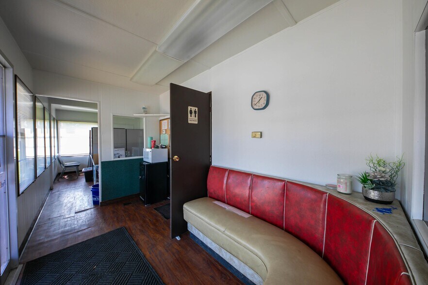 More Photos Of 106 W Main St, Enon Auto Dealership For Sale