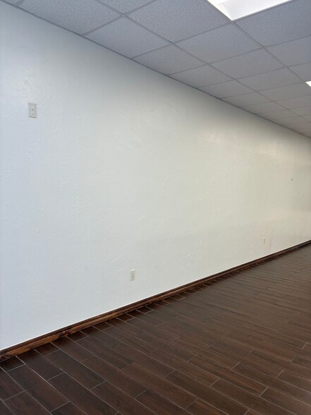 More Photos Of 16600-16622 N Western Ave, Edmond Unknown For Lease