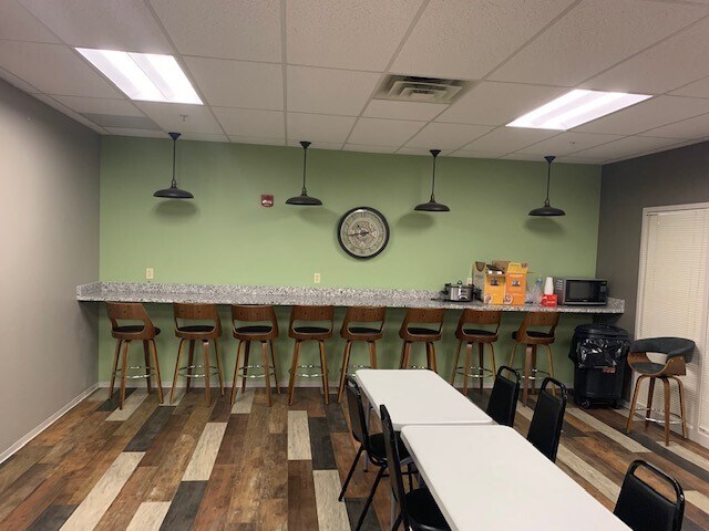 More Photos Of 1530 Corporate Woods Pky, Uniontown Office For Lease