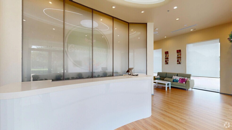 Primary Photo Of 18318 University Blvd, Sugar Land Storefront For Lease