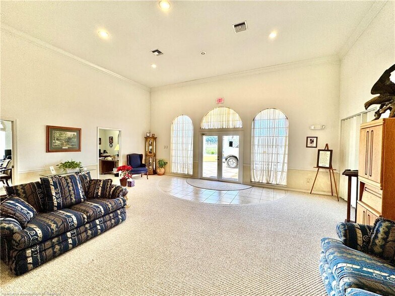 More Photos Of 2605 Bayview St, Sebring General Retail For Sale