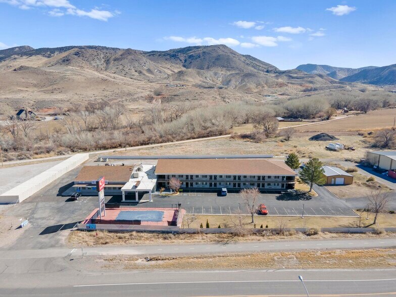 More Photos Of 1225 S State St, Salina Hotel For Sale