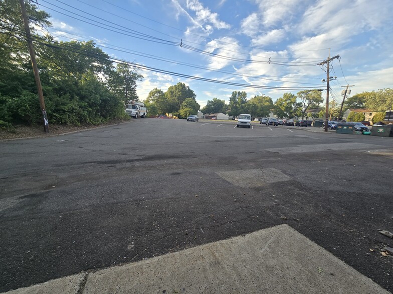 More Photos Of 1342-1376 Clifton Ave, Clifton Unknown For Lease