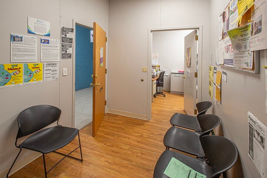 More Photos Of 15 Straw Ave, Northampton Office For Lease