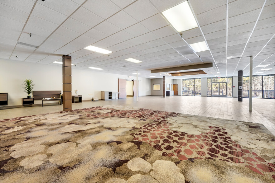 More Photos Of 1900 Buford Hwy, Duluth Warehouse For Lease