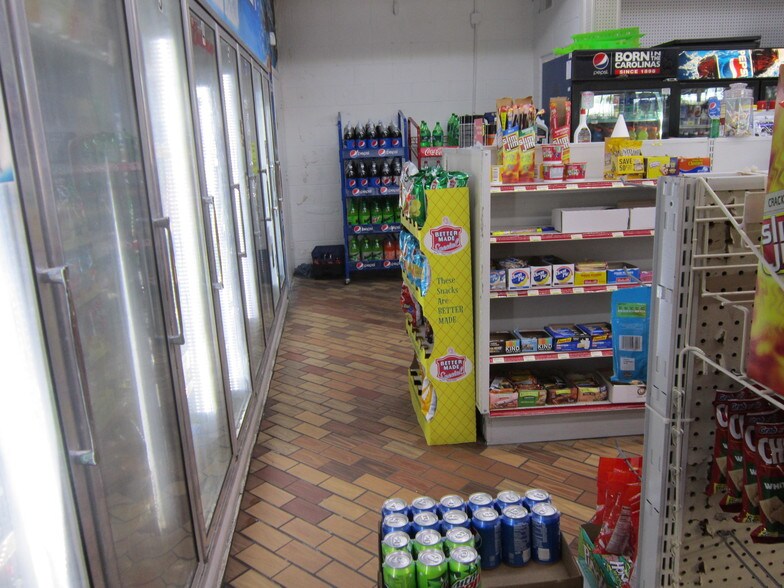 More Photos Of 2301 Lackey St, Lumberton Convenience Store For Sale