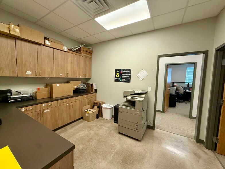More Photos Of 5901 FM 920, Weatherford Warehouse For Sale