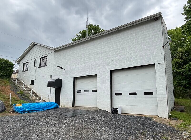 Primary Photo Of 1005 State Route 72 N, Lebanon Light Distribution For Sale