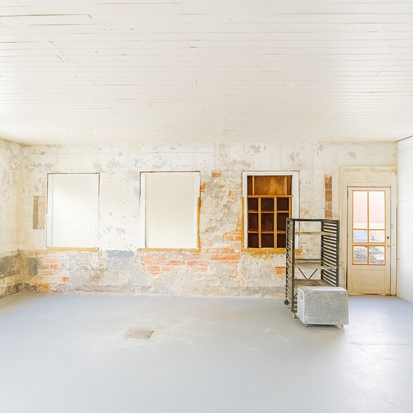 More Photos Of 12830 Lake Blvd, Lindstrom Freestanding For Lease