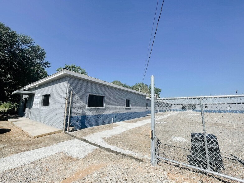 More Photos Of 620 W Railroad St, Bay Minette Self Storage For Sale