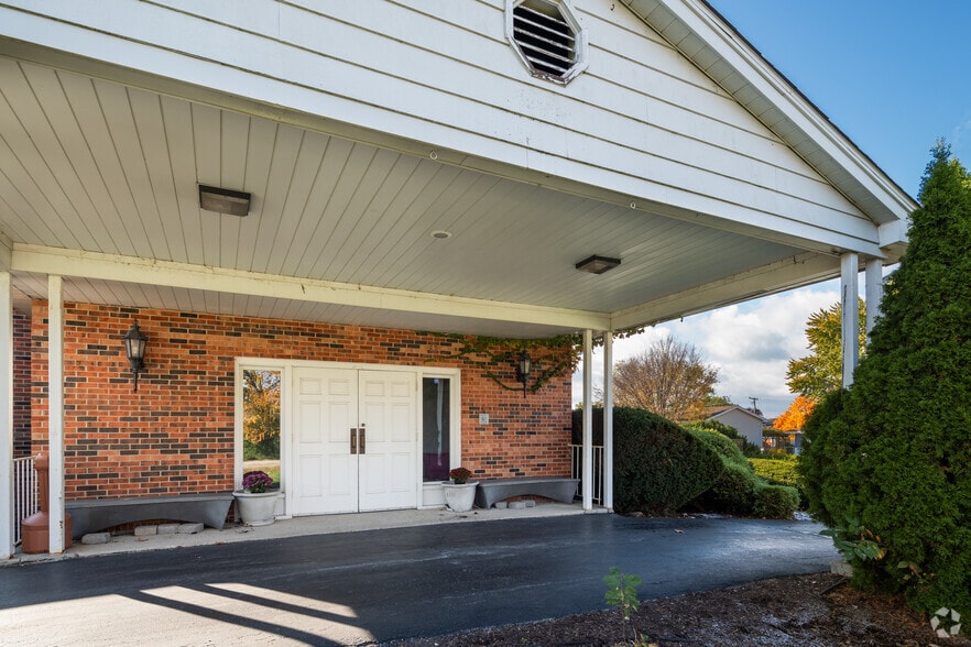 More Photos Of 5333 151st St, Oak Forest Religious Facility For Lease