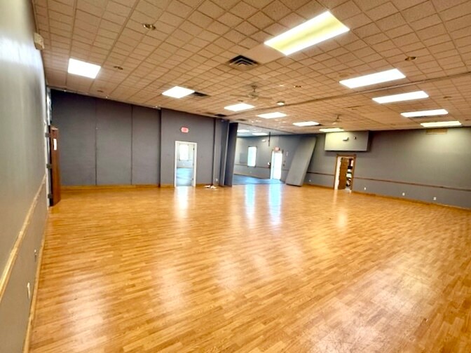 More Photos Of 3548 Western Ave, Connersville Mixed Retail For Sale