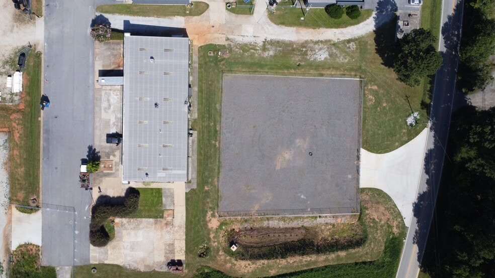 More Photos Of 10371 Old Atlanta Hwy, Covington Unknown For Lease