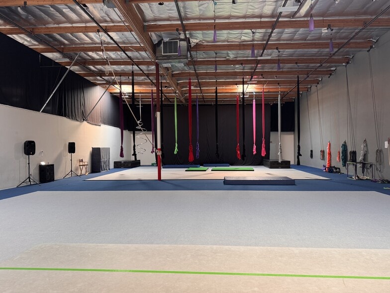 More Photos Of 3615 Old Conejo Rd, Newbury Park Manufacturing For Sale