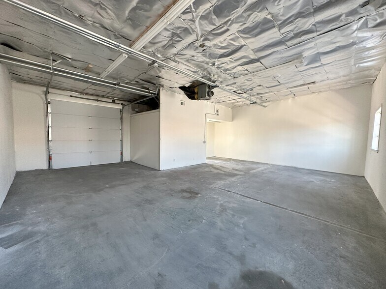 More Photos Of 7955 Haskell Ave, Van Nuys Warehouse For Lease