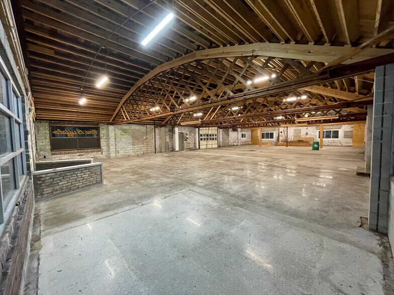 More Photos Of 219 E Buffalo St, New Buffalo General Retail For Sale