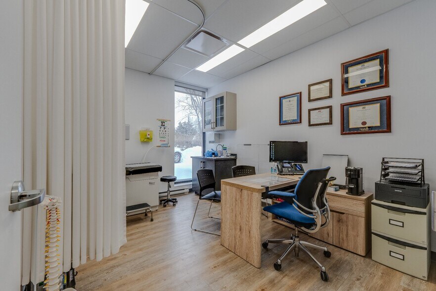 More Photos Of 1600 Boul Bécancour, Bécancour Medical For Lease