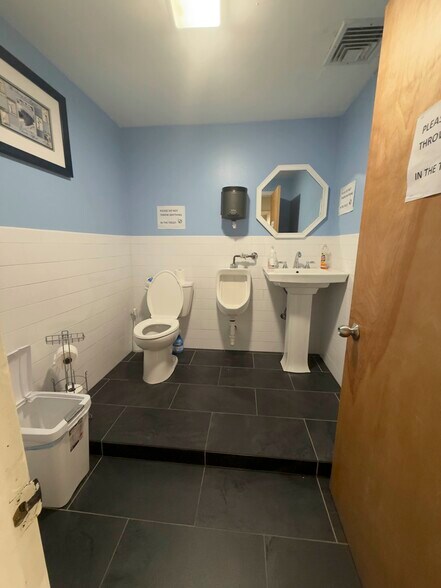 More Photos Of 75 Research Dr, Stamford Manufacturing For Sale