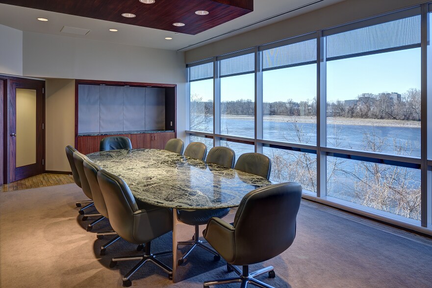 More Photos Of 400 Riverview Plz, Trenton Office For Lease