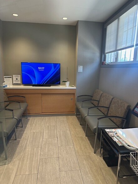 Primary Photo Of 18 Studio Arcade, Bronxville Medical For Lease