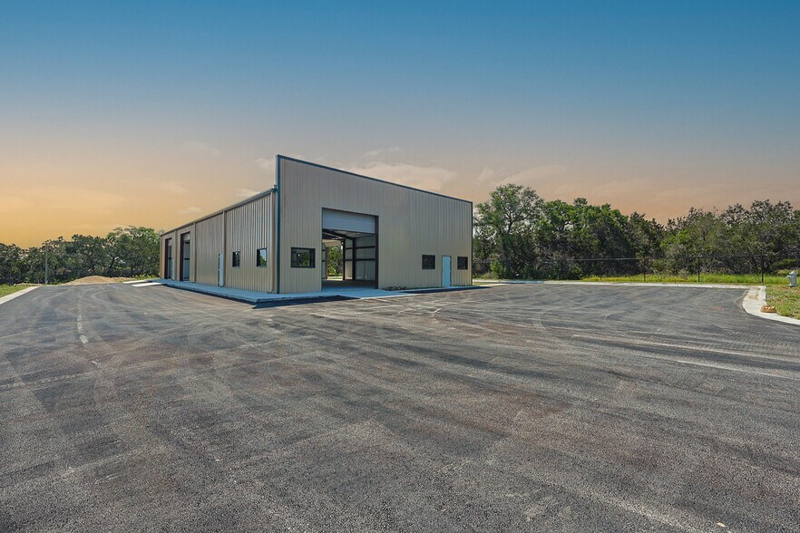 More Photos Of 3364 N Bagdad Rd, Leander Unknown For Lease