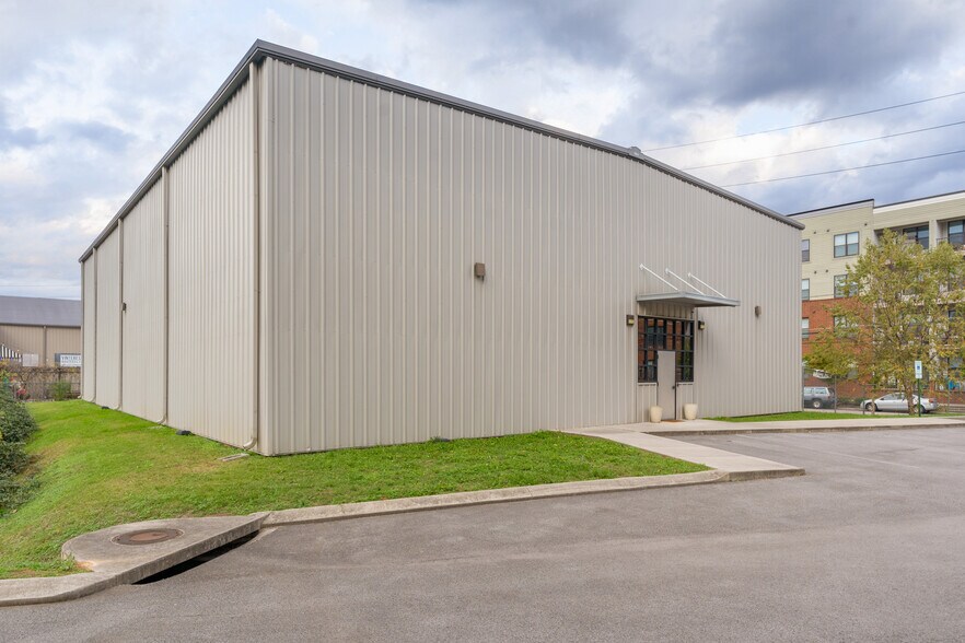 More Photos Of 2145 Chestnut St, Chattanooga Specialty For Lease