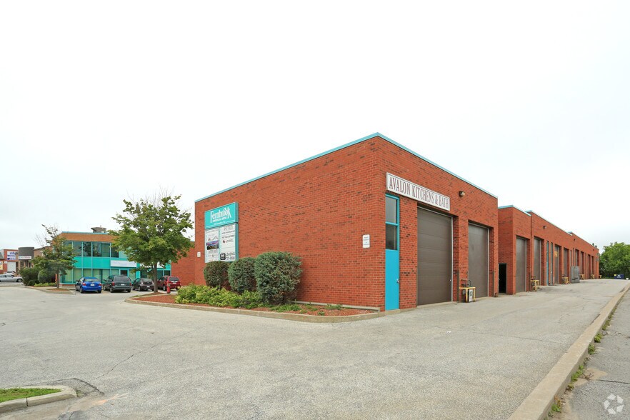 More Photos Of 122 Saunders Rd, Barrie Warehouse For Lease