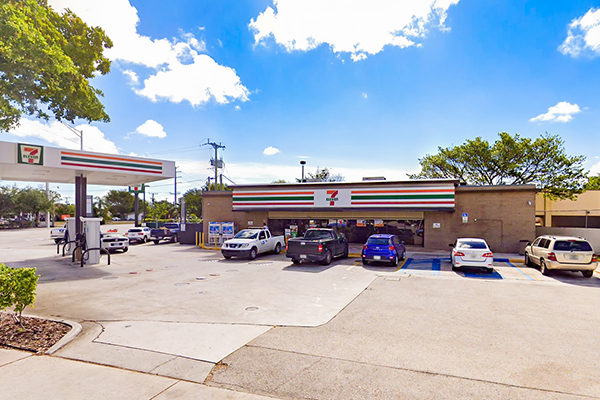 Primary Photo Of 15201 S Federal Hwy, Miami Service Station For Sale