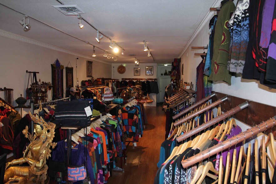 More Photos Of 1136-1154 Main St, Saint Helena Storefront For Lease