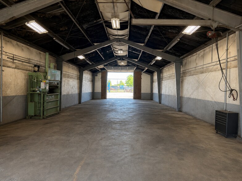 More Photos Of 1960 N Long Ave, Chicago Land For Sale