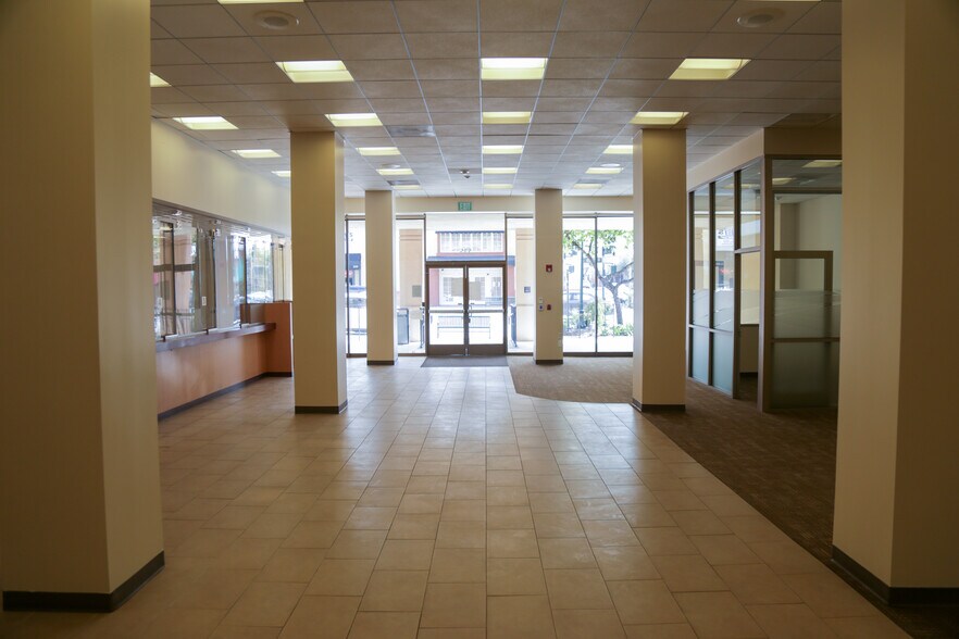 More Photos Of 525-535 S Myrtle Ave, Monrovia Storefront Retail Office For Lease