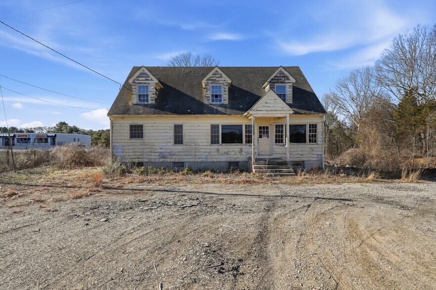 More Photos Of 261-263 Post Rd, Westerly Freestanding For Sale
