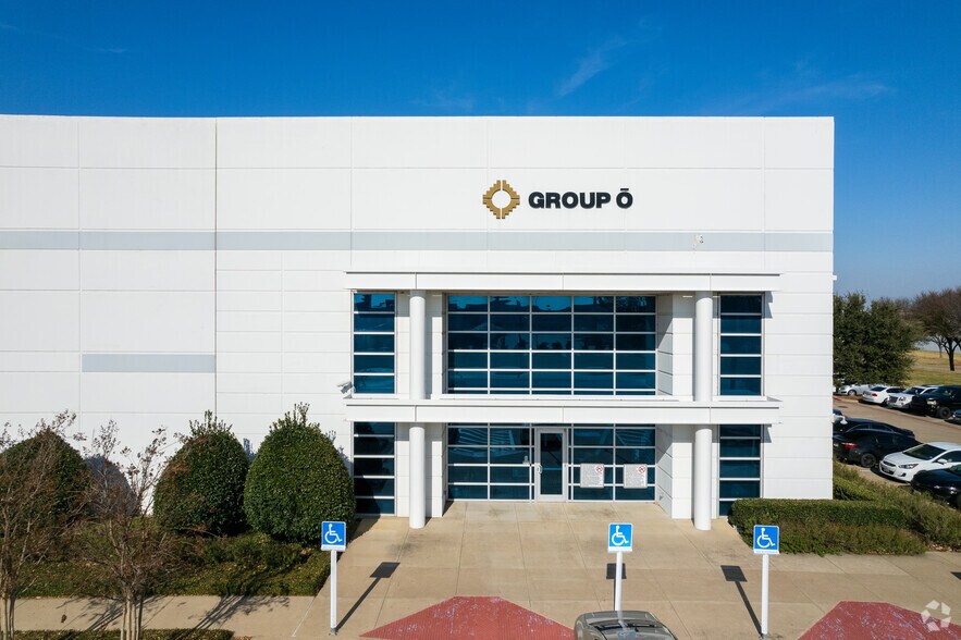 More Photos Of 800 Henrietta Creek Rd, Roanoke Warehouse For Lease