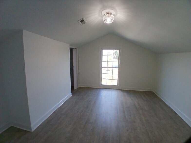 More Photos Of 119 W Main St, Youngsville Freestanding For Sale