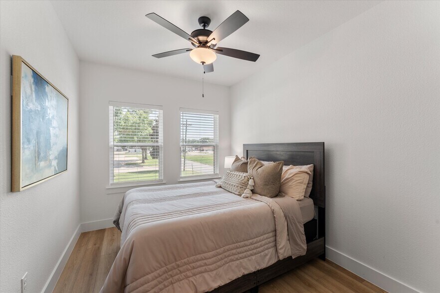 More Photos Of 196 W 17th St, Mount Pleasant Apartments For Sale