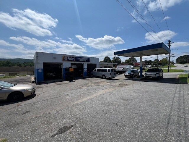 More Photos Of 401 US-70, Connelly Springs General Retail For Sale