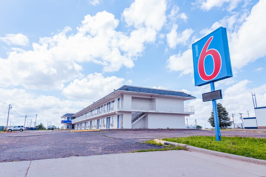 More Photos Of 2420 Commerce Rd, Goodland Hotel For Sale